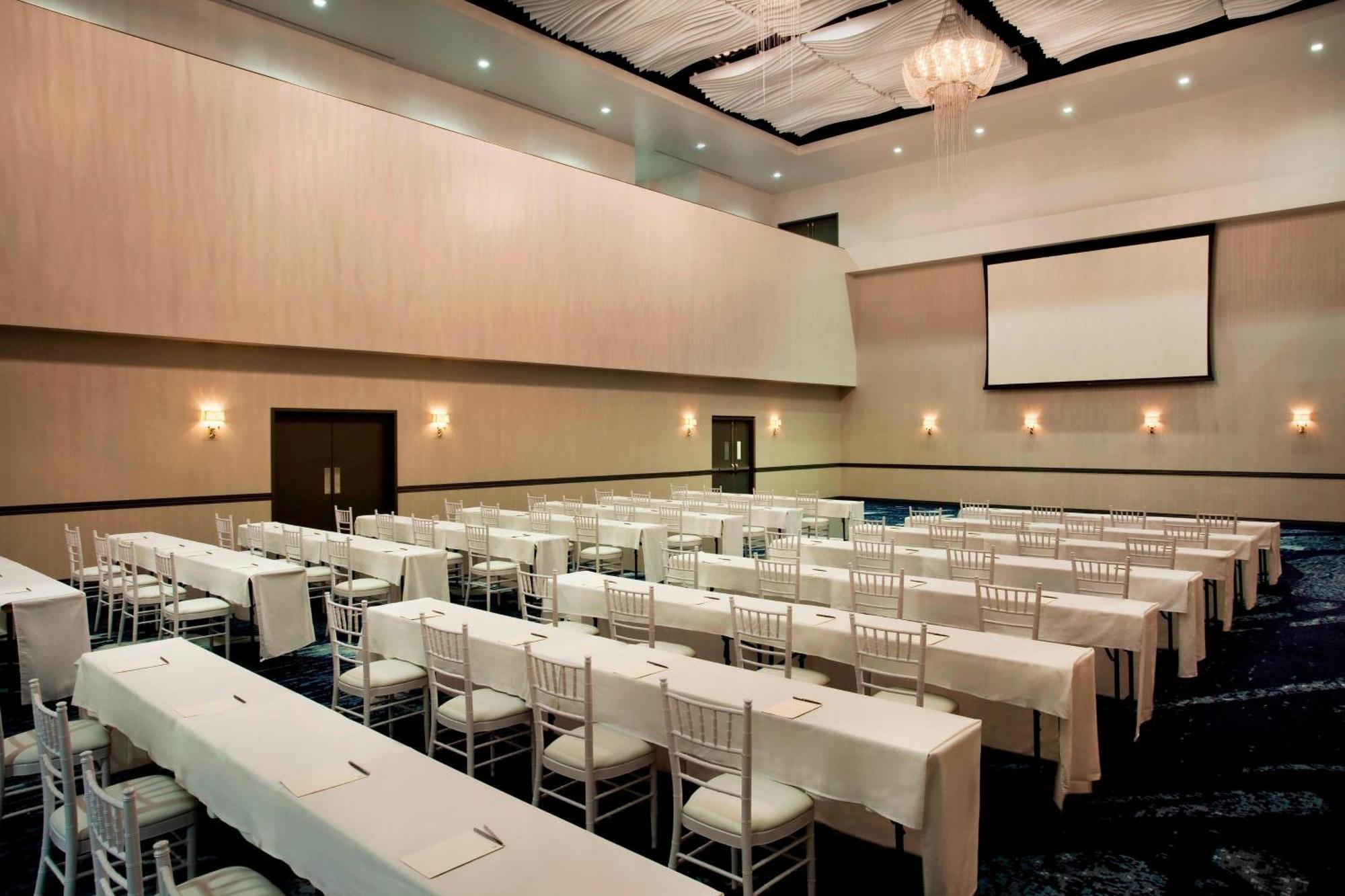 Sheraton Oklahoma City Downtown Hotel Exterior photo